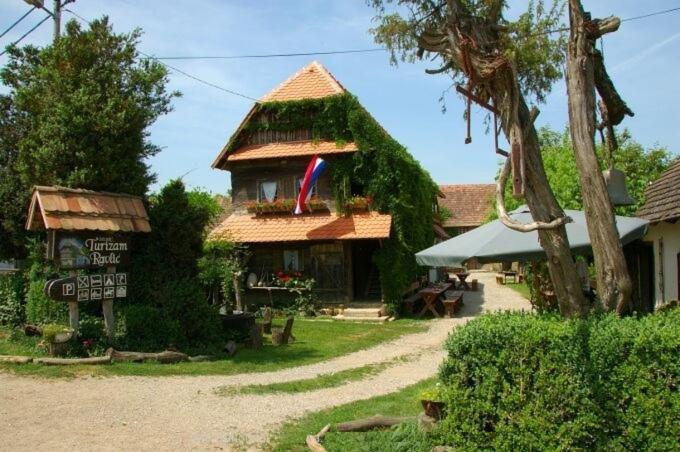 בית הארחה Muzilovcica 	Rural Tourism Family Ravlic מראה חיצוני תמונה