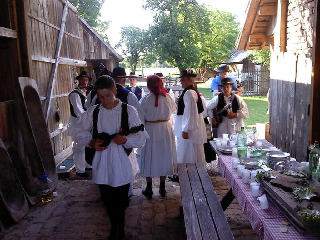 בית הארחה Muzilovcica 	Rural Tourism Family Ravlic מראה חיצוני תמונה